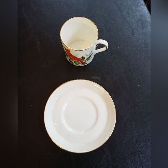 Royal Chelsea Demi Cup & Saucer Cardinal - Picture 4 of 9